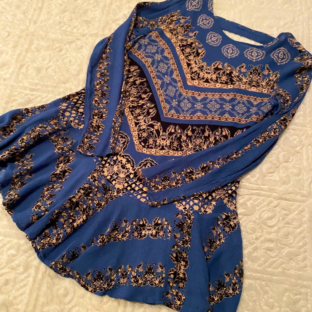 Free People Long sleeve Boho tunic with deep V back.